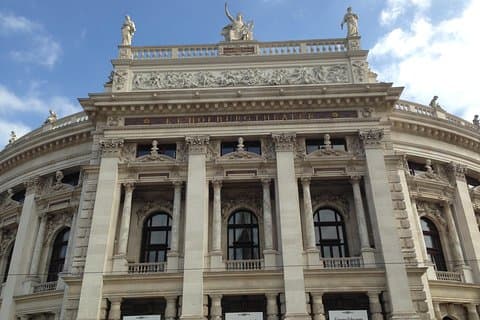 eBike Vienna 90min guided tour - use ebike for the whole day