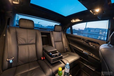 Mercedes S 500 interior view
