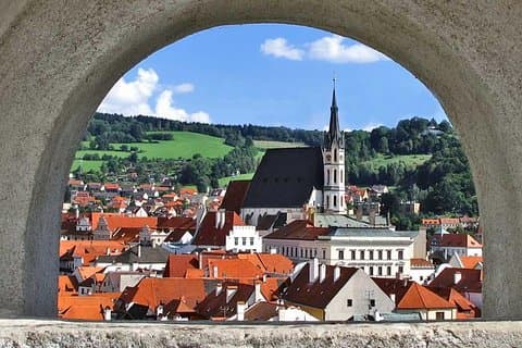 Private Transfer from Salzburg to Prague with a Stopover in Cesky Krumlov