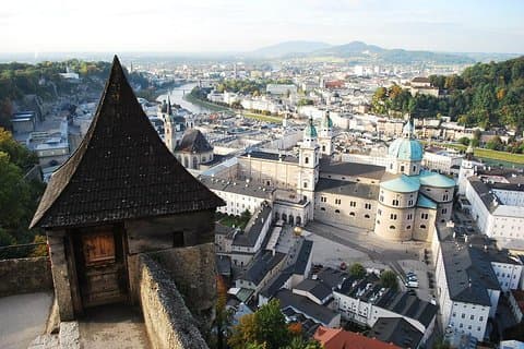 Private 2-hour Walking Tour of Salzburg with official tour guide