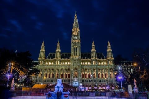 Private Vienna Night Lights & Landmarks Tour