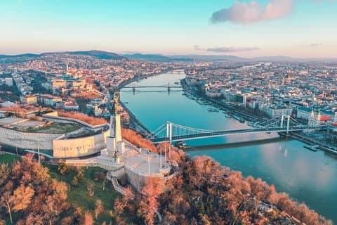 Private Transfer Vienna → Budapest, Hotel-to-Hotel, English-speaking driver