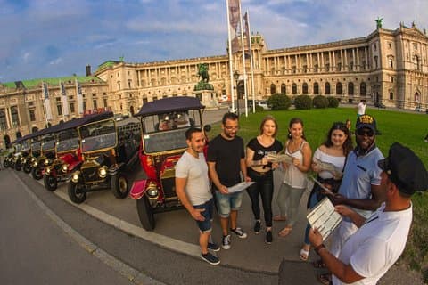Vienna Oldtimer Tour (60 min) Incl. bottle of Prosecco