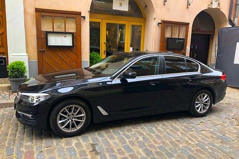 Private Airport Transfer: Vienna City → Airport (VIE)