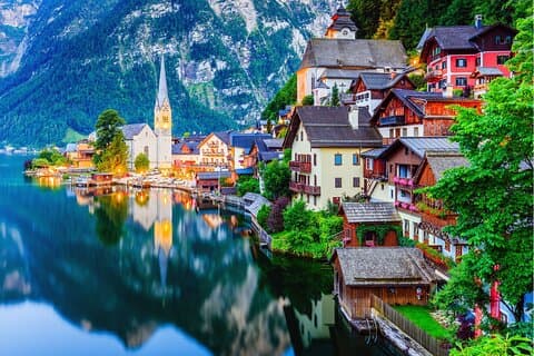 Guided Day Trip to Hallstatt with a local from Vienna