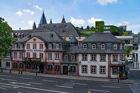 Private Transfer From Salzburg to Mainz With a 2 Hour Stop