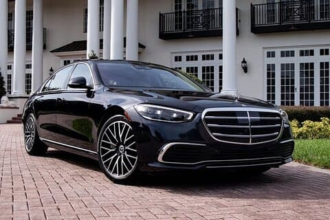 Arrival by Luxury Sedan from Vienna Airport VIE to Vienna City