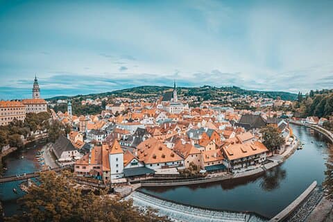 Private Scenic Transfer from Vienna to Prague with 4h of Sightseeing