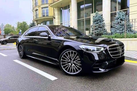 Airport Transfer: Vienna Airport VIE to Vienna by Luxury Car