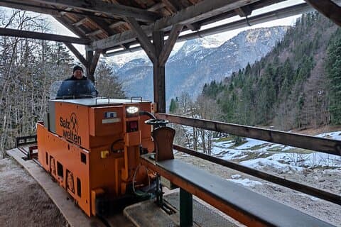 Private guided tour from Vienna to Hallstatt with Skywalk & Salt Mine Experience
