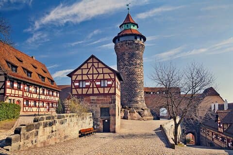 Private transfer from Salzburg to Nuremberg with 2h Stop
