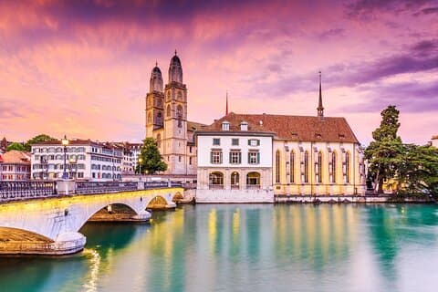 Private transfer from Hallstatt to Zurich with a 2 hour Stop
