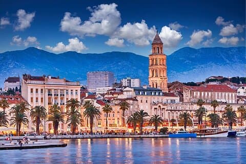Private Transfer from Vienna to Split with Plitvice Lakes Stop