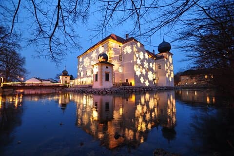 Christmas Magic in the Vienna Woods: Abbey, Baden, Advent Markets
