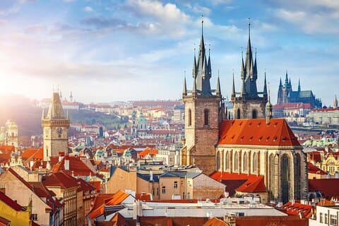 Vienna to Prague Private Transfer with Optional Sightseeing Stop
