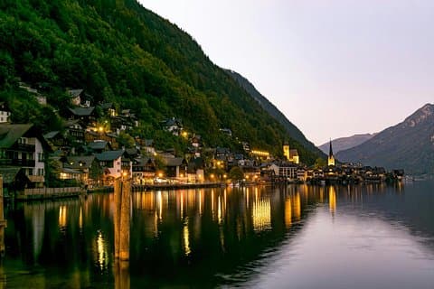 Vienna to Salzburg & Hallstatt: Scenic Alpine Day Tour