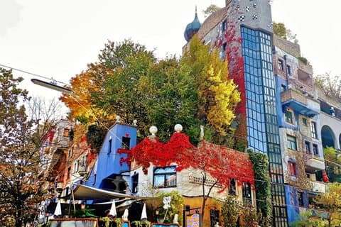 Private Vienna Neighborhood Walk - Hundertwasser & Hadid & Ferris