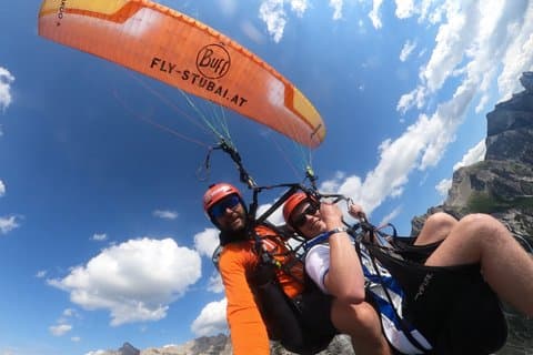 Tandem paragliding in Neustift Stubai Valley near Innsbruck