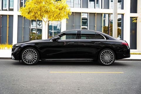 Arrival Transfer: Airport SZG to Salzburg by Business Car
