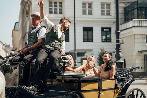 Sip and Snack Sightseeing Tour with the Fiaker in Vienna