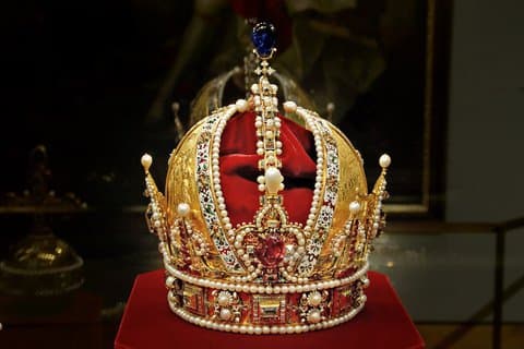 Kunsthistorisches Museum Vienna and Imperial Treasury of Vienna