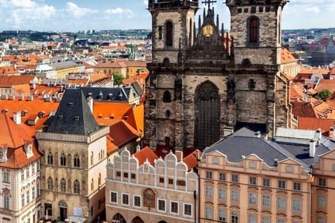 From Vienna to Prague Daytrip with walking tour