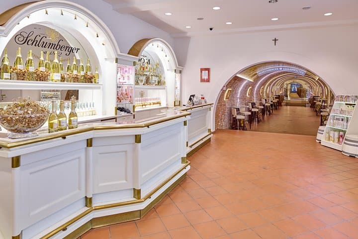 Entrance area and tasting Bar