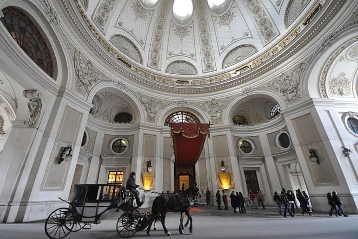 Exclusive Vienna Old Town Highlights Walking Tour (max. 6 persons)