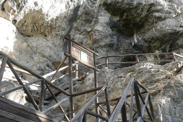 2-Hour Alpine Private Hiking Tour along Luckerte Wand Mountain from Vienna