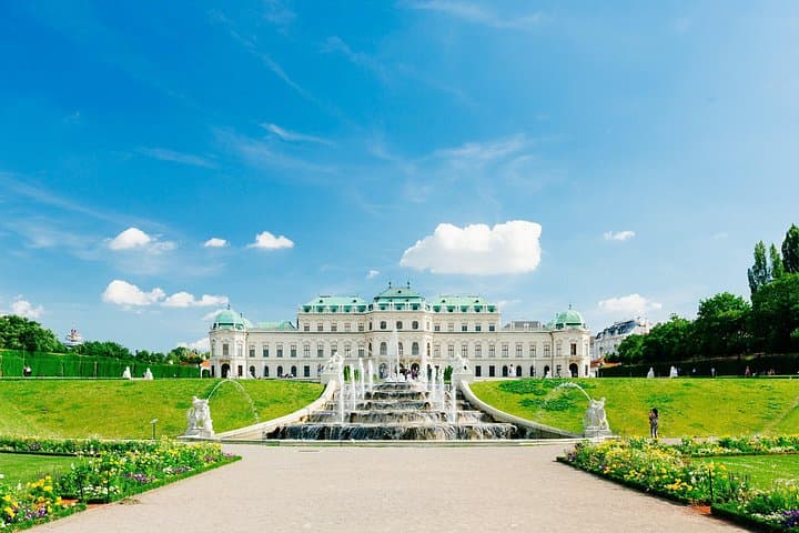 Upper Belvedere (c) VIENNA SIGHTSEEING TOURS Bernhard Luck