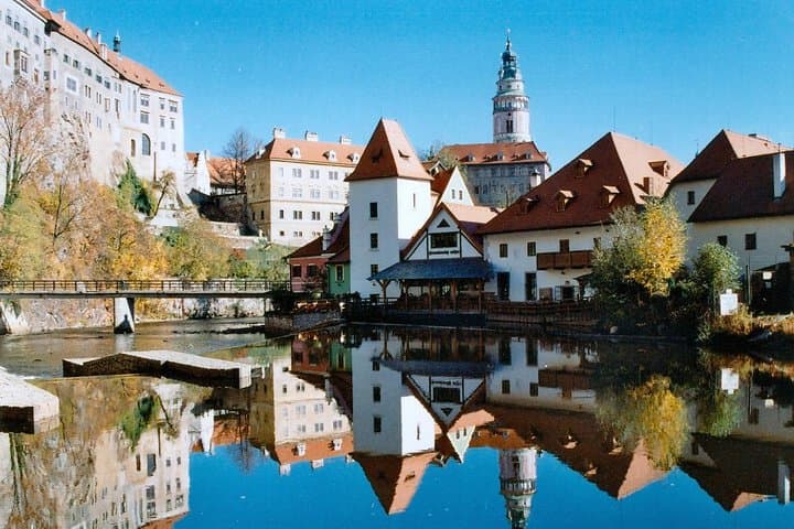 One-Way Day Trip to Cesky Krumlov from Graz to Prague