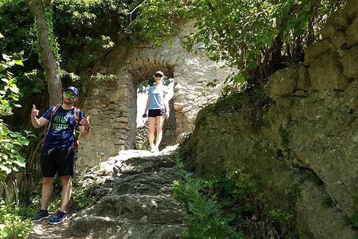 2-Hour Private Hiking Tour Helenental Castles Hike from Vienna