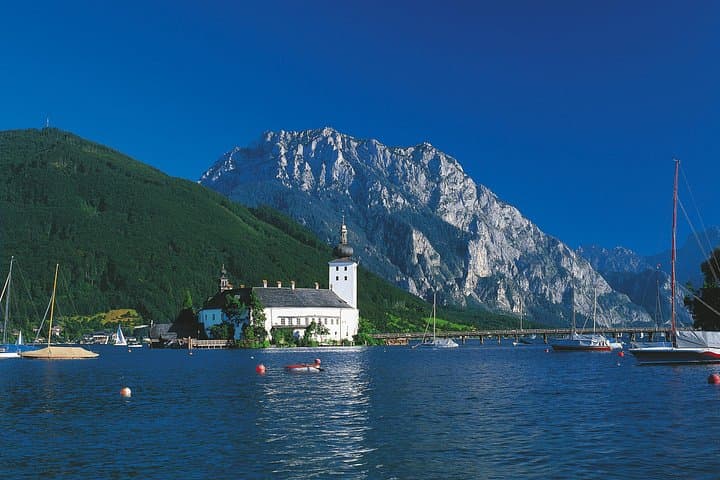Hallstatt & Ort Castle, Alpine Lakes Guided Day Trip.