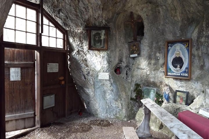 2-Hour Alpine Private Hiking Tour along Luckerte Wand Mountain from Vienna