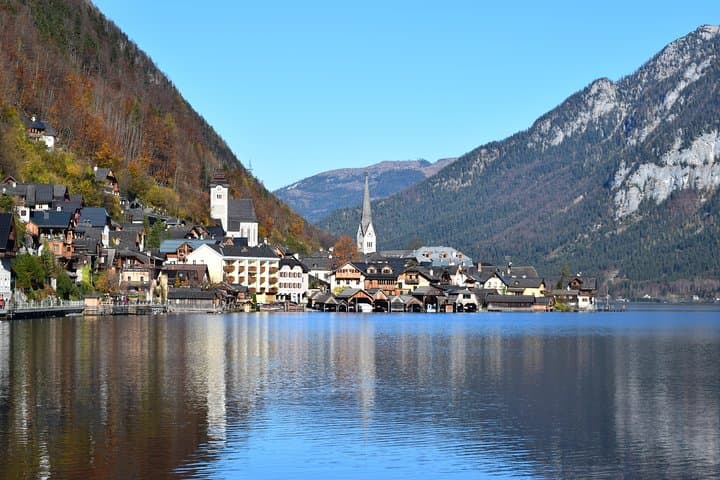 Private tour to Eagles Nest and Hallstatt from Salzburg