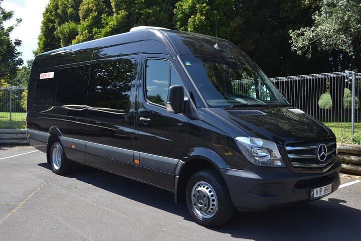 Private transfer from Vienna to Prague