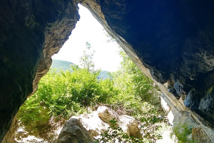 2-Hour Private Hiking Tour to Meet History at Braunsberg Mountain from Vienna