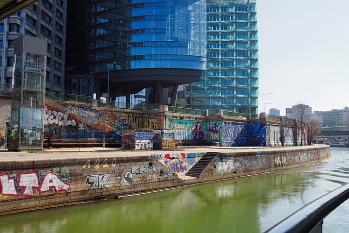 Street Art Tour in Vienna