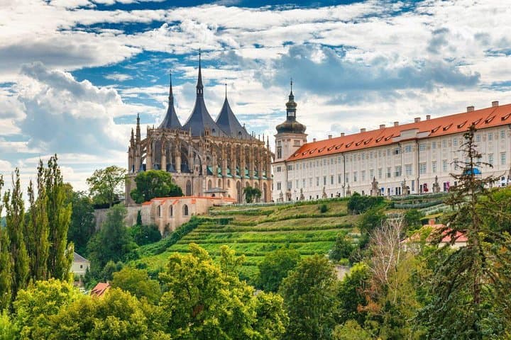 Private Transfer from Vienna to Prague with 1 hour Stop in Kutna Hora