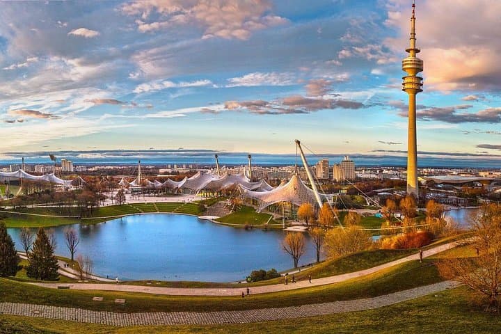 Private Transfer from Vienna to Munich with 2 hours for sightseeing