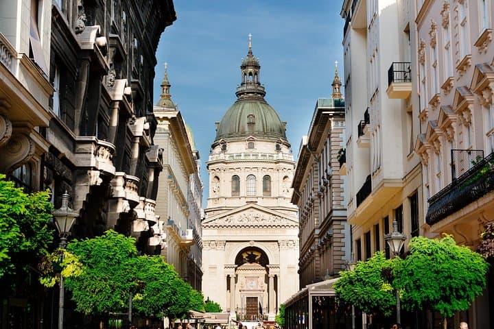 Budapest Day Trip from Vienna (incl. Bratislava Photo Stop)