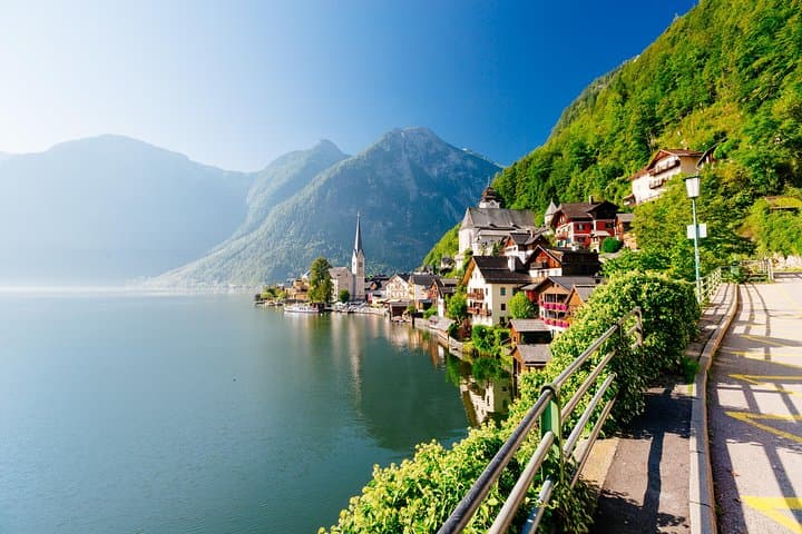 Beautiful view of Hallstatt (c) VIENNA SIGHTSEEING TOURS/Bernhard Luck