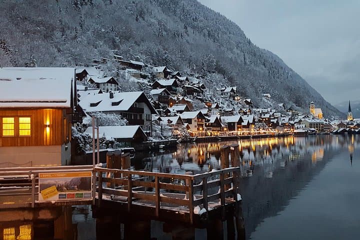 Small-Group Christmas Day Trip to Hallstatt from Vienna
