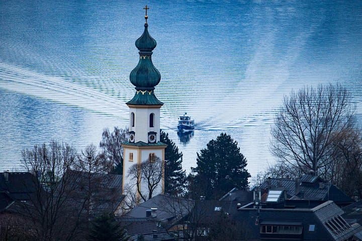 Small-Group Christmas Day Trip to Hallstatt from Vienna
