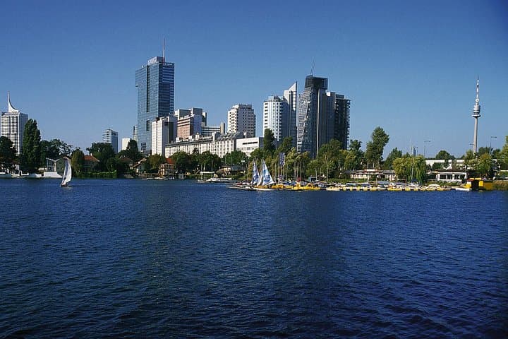Old Danube, UN-Buildings and Danube Tower