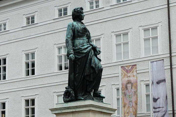 Discover Salzburg: Old Town Highlights Tour
