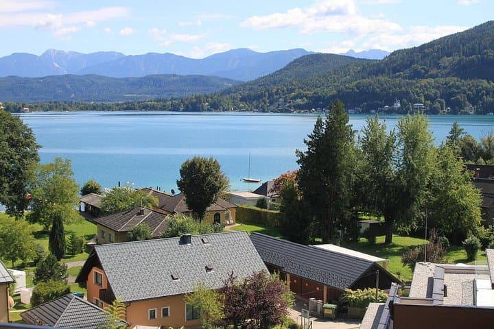 Klagenfurt Old Town Essentials – Lindwurm, Cathedral & Landhaus