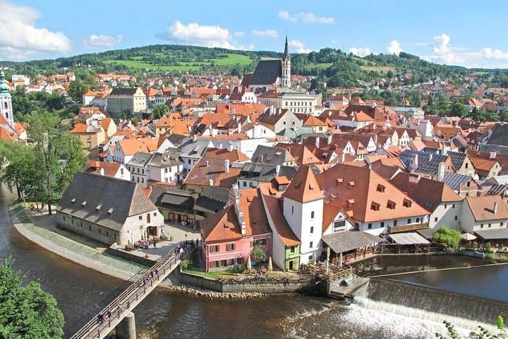 Private Transfer from Salzburg to Prague with a Stopover in Cesky Krumlov