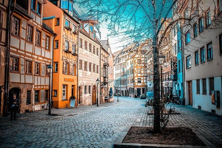 Private transfer from Salzburg to Nuremberg with 2h Stop