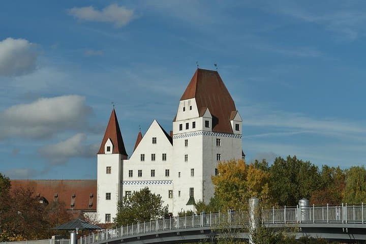 Private transfer from Salzburg to Nuremberg with 2h Stop